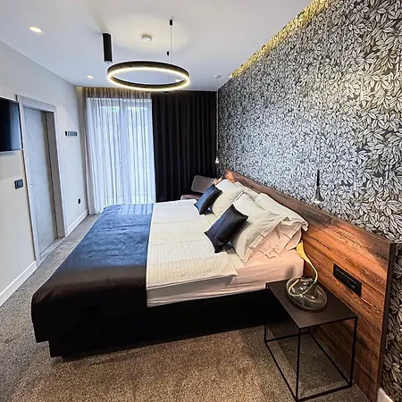 Calma Luxury לינה וארוחת בוקר ספליט
